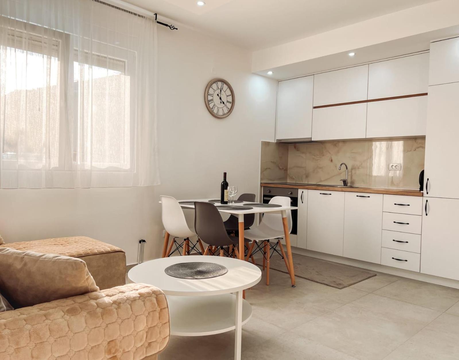 M&N Residence ติวัต ภายนอก รูปภาพ